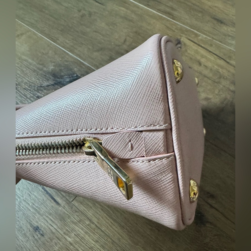 PRADA-AUTHENTIC (Preowned)Pink Saffiano Leather Crossbody Handbag - Picture 9 of 16